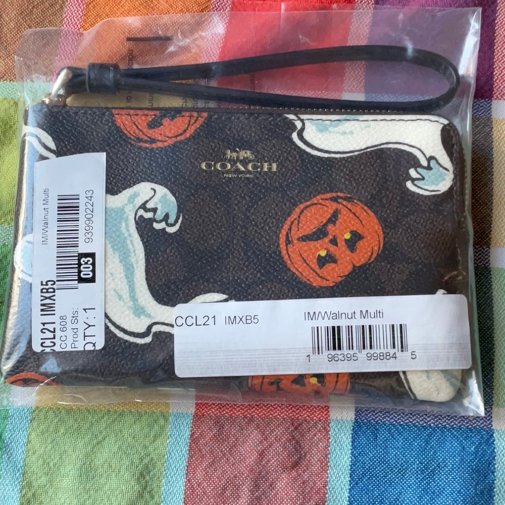 π»ππ» COACH CORNER ZIP WRISTLET IN SIGNATURE CANVAS WITH HALLOWEEN PRINT π»ππ» NWT π» - Picture 9 of 16